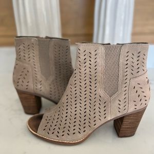 TOMS ‘Majorca’ Peep Toe Desert Taupe Suede Bootie 9